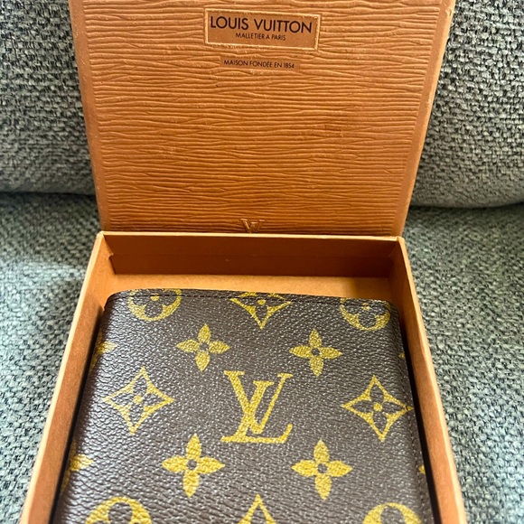 Louis Vuitton Monogram Wallet - Picture 3 of 10